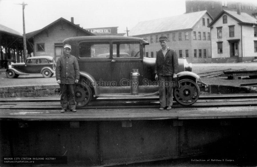 Postcard: Belfast & Moosehead Lake Railroad inspection car on the Belfast turntable
